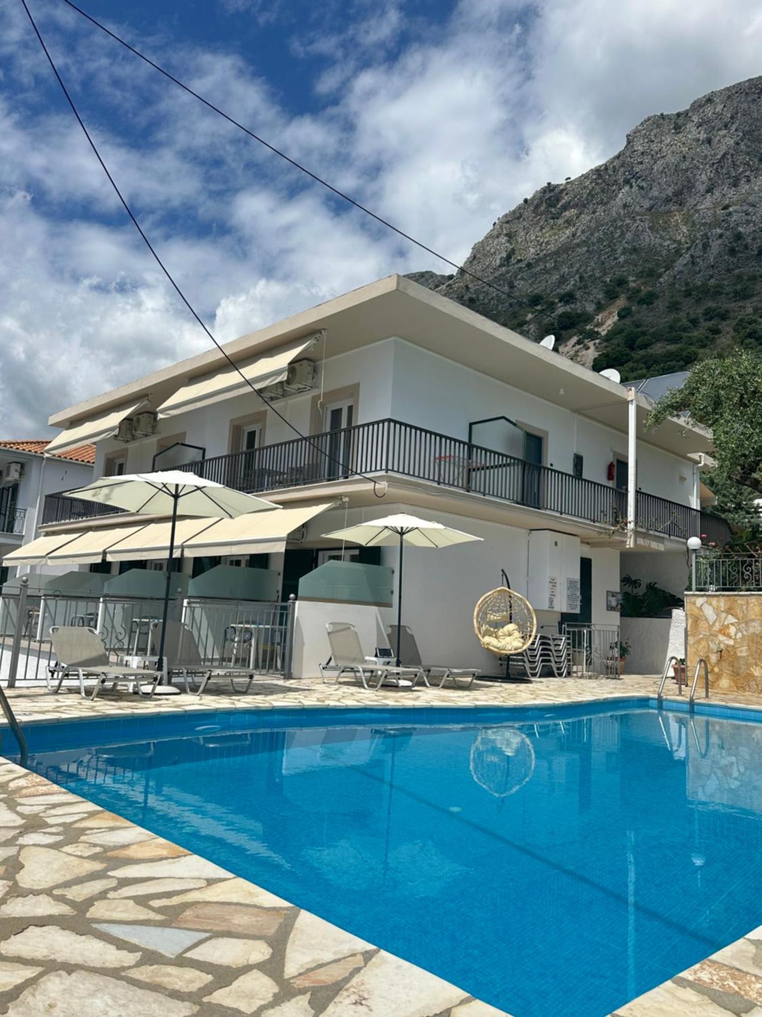 Vladimiros Apartments バルバティ エクステリア 写真