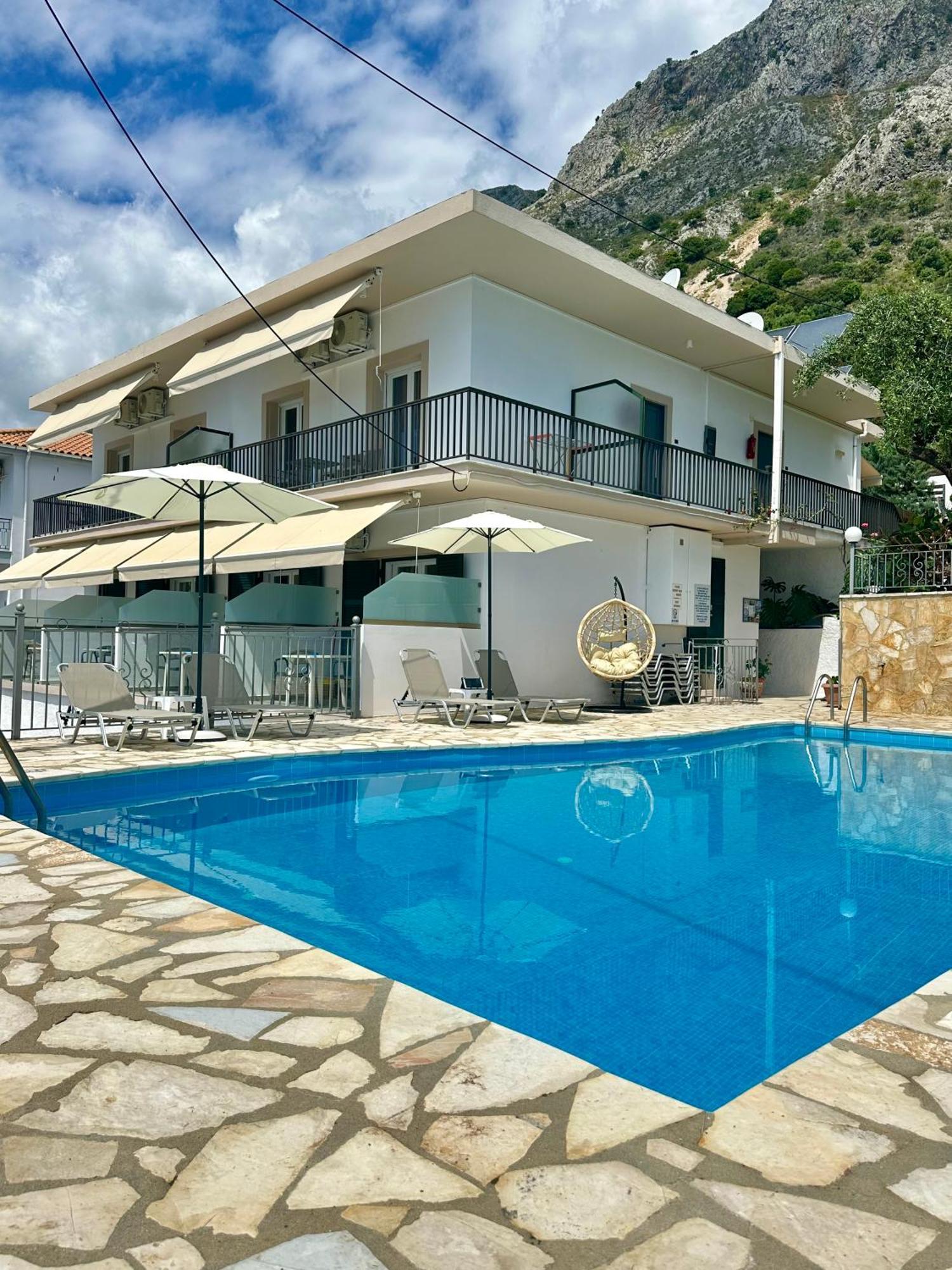 Vladimiros Apartments バルバティ エクステリア 写真